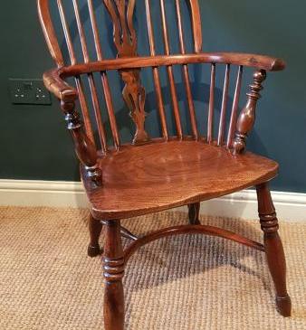 Early Victorian Yew Wood Windsor Chair