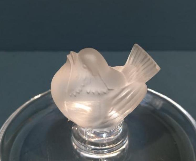Lalique Opalescent Bird Ring Tray - Image 3