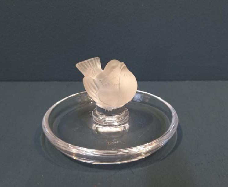 Lalique Opalescent Bird Ring Tray - Image 4