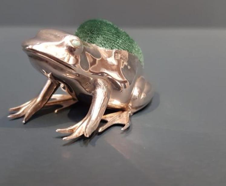 Edwardian Silver Frog Pin Cushion - Image 2