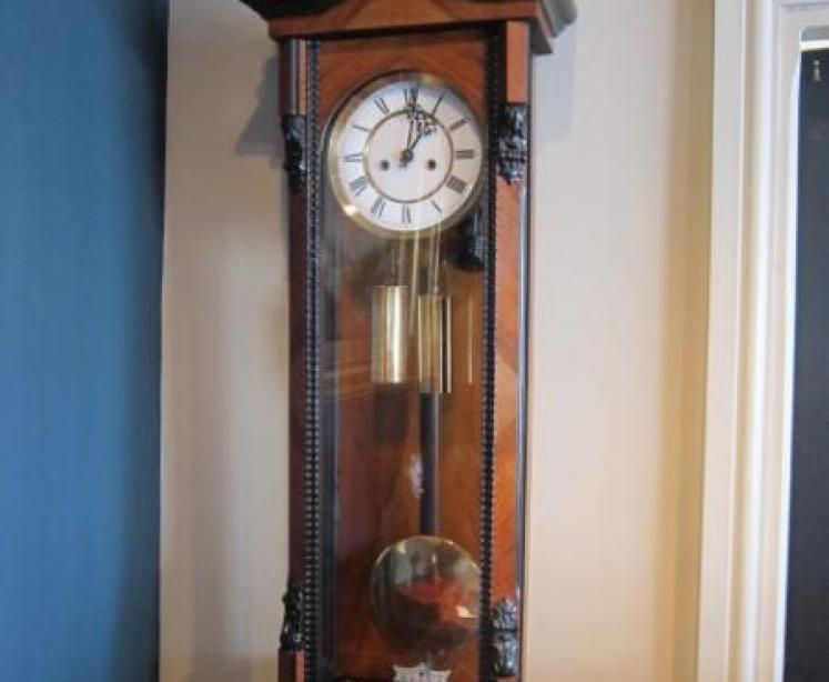 Slim Victorian Weighted Vienna Wallclock - Image 1