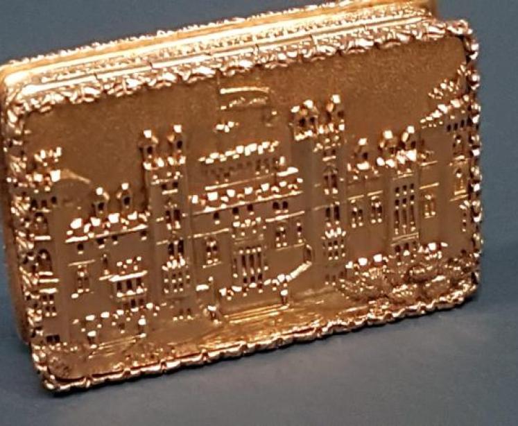 Outstanding Nathaniel Mills Silver Gilt Vinaigrette - Image 2