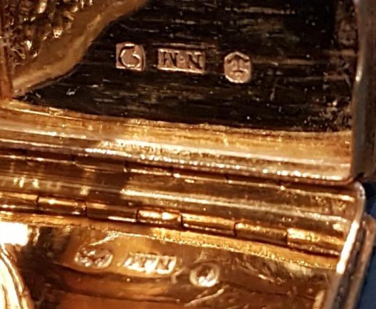 Outstanding Nathaniel Mills Silver Gilt Vinaigrette - Image 4