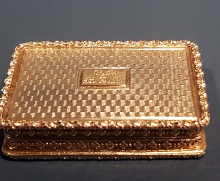 Outstanding Nathaniel Mills Silver Gilt Vinaigrette - Image 5