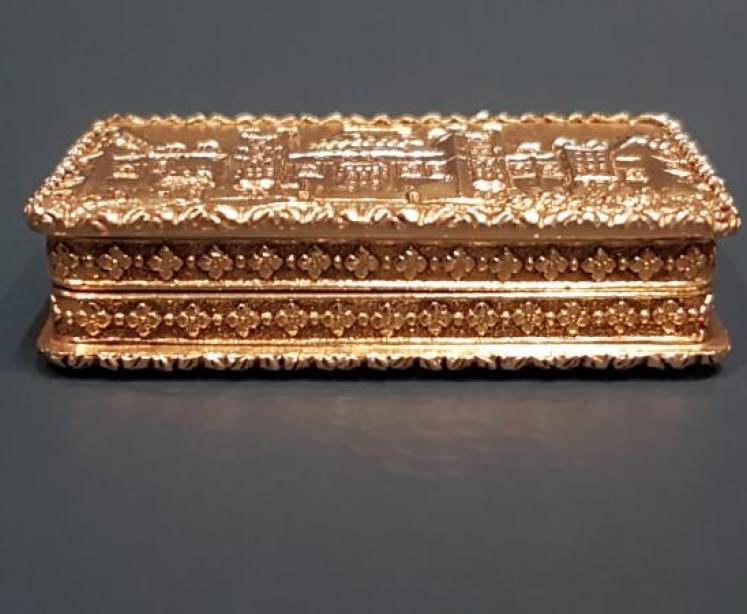 Outstanding Nathaniel Mills Silver Gilt Vinaigrette - Image 6