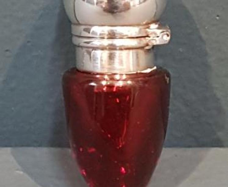Victorian Cranberry and Silver Pocket Scent Bottle - Image 1
