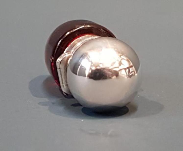 Victorian Cranberry and Silver Pocket Scent Bottle - Image 3