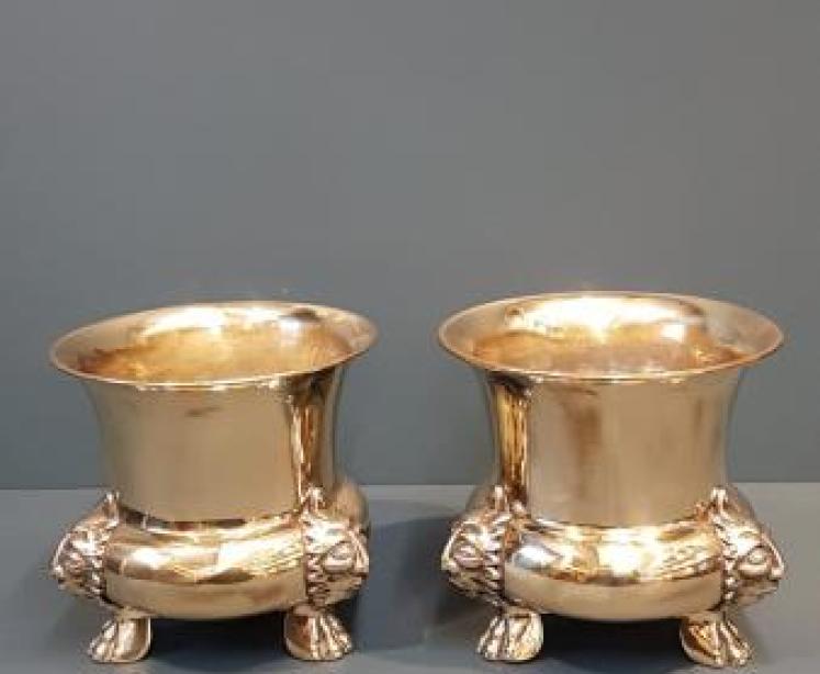 Matching Pair of Stylish Brass Planters - Image 1