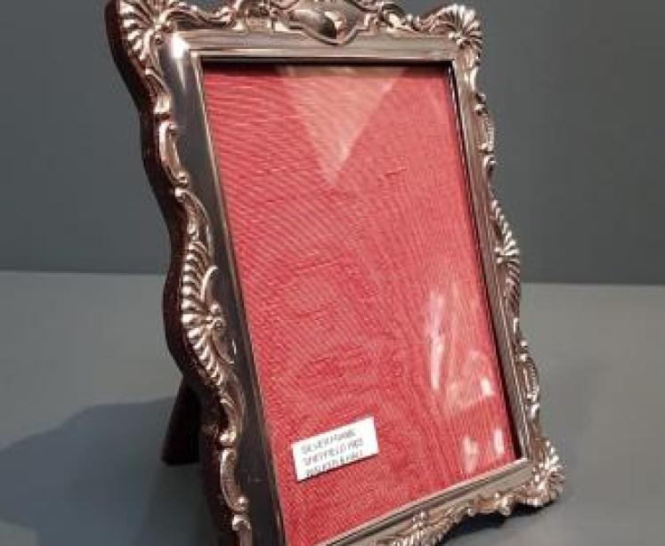 Edwardian Embossed Silver Photo Frame - Image 5