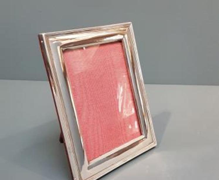 Matching Pair of George V Silver Photo Frames - Image 4