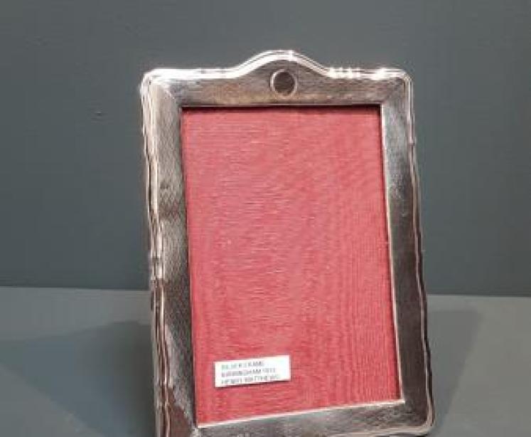 George V Engine Turned Silver Photo Frame - Image 1