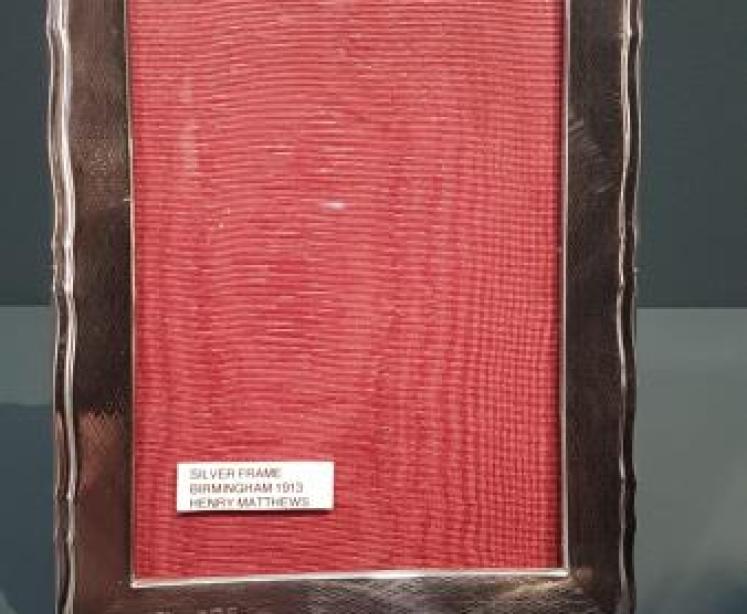 George V Engine Turned Silver Photo Frame - Image 6