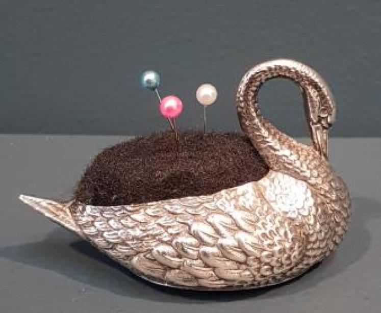 George V Silver Swan Pin Cushion - Image 1