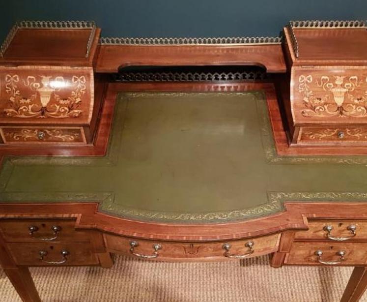 Fine Quality Victorian Rosewood Carlton House Desk - Image 2