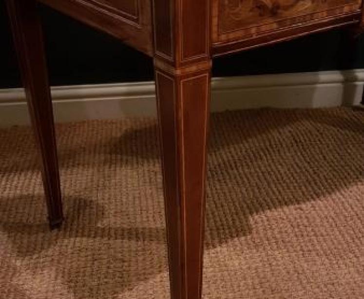 Fine Quality Victorian Rosewood Carlton House Desk - Image 3