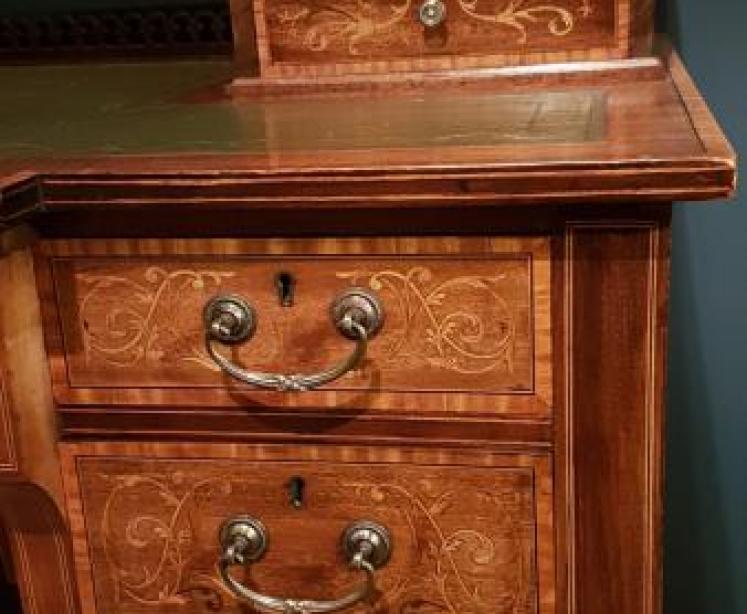 Fine Quality Victorian Rosewood Carlton House Desk - Image 7