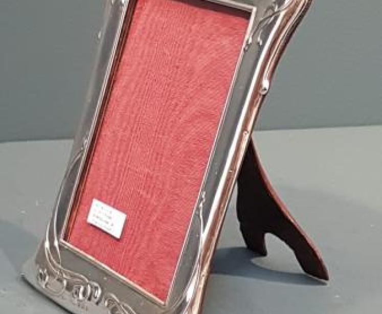 Superb Art Nouveau Silver Photo Frame - Image 3