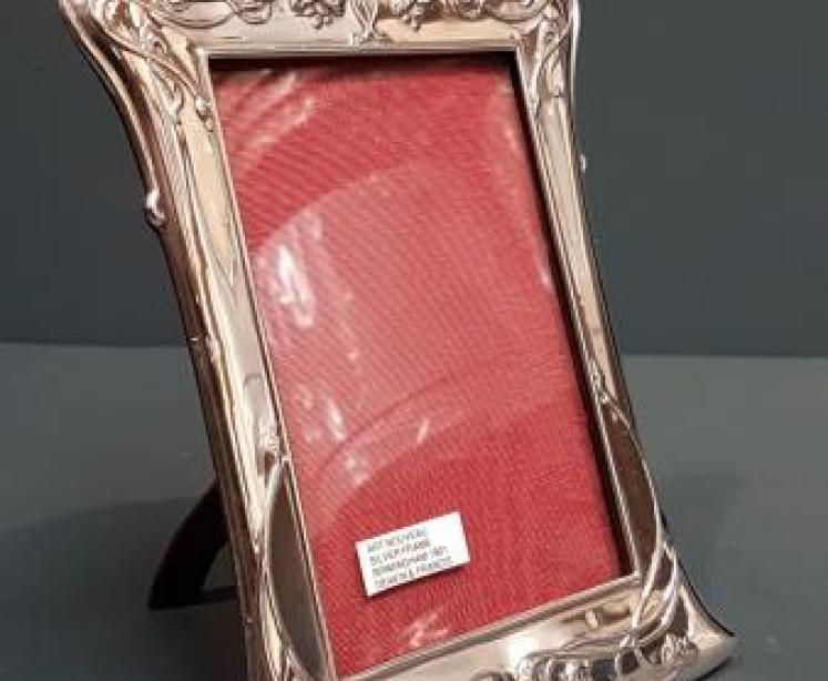 Superb Art Nouveau Silver Photo Frame - Image 6
