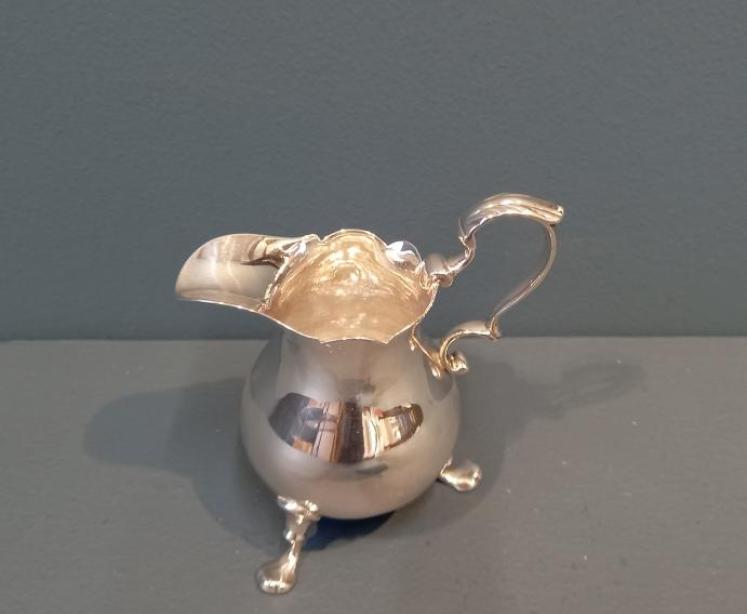 Fine George II Period Silver Cream Jug - Image 2