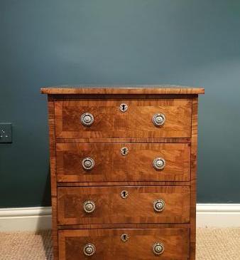 Small Victorian Burr Walnut Chest of Drawers