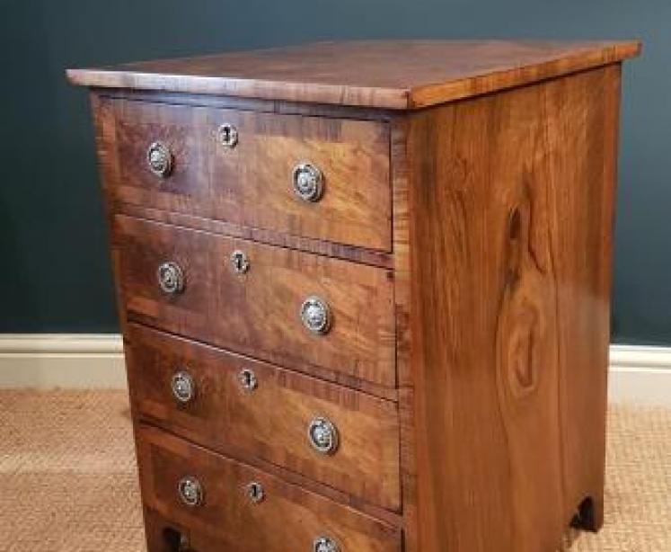 Small Victorian Burr Walnut Chest of Drawers - Image 3