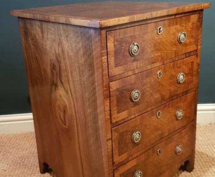 Small Victorian Burr Walnut Chest of Drawers - Image 4