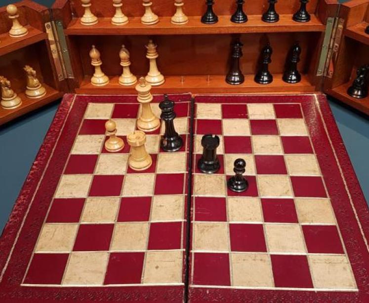 Superb Victorian Walnut Games Compendium - Image 3