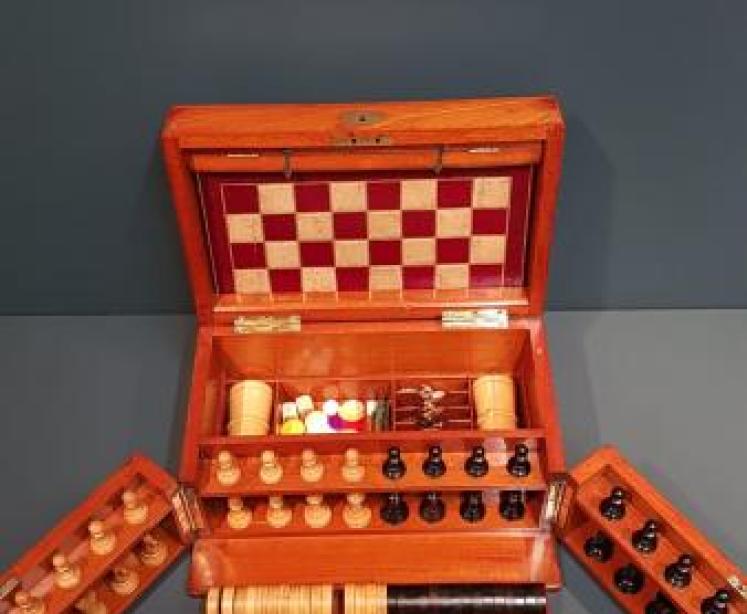 Superb Victorian Walnut Games Compendium - Image 4