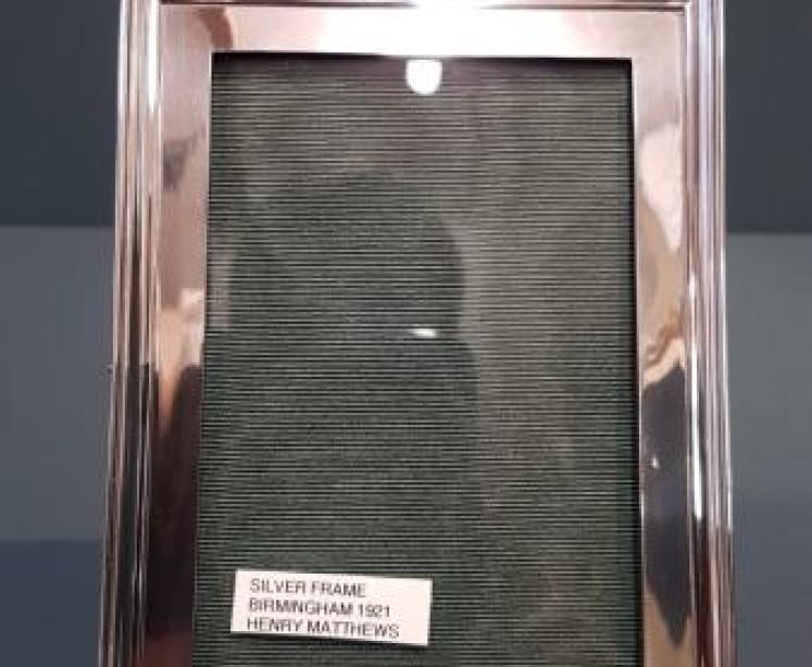 George V Silver Photo Frame - Image 3