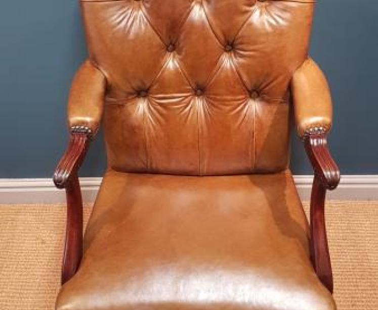 George III Mahogany Framed Gainsborough Chair - Image 3