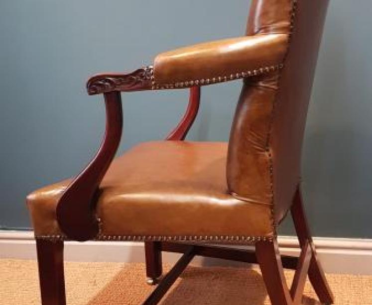 George III Mahogany Framed Gainsborough Chair - Image 4