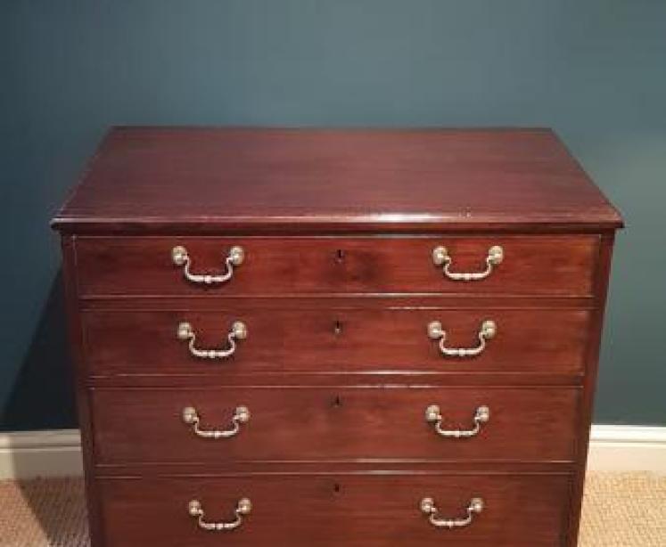 Small George III Mahogany Chest of Drawers - Image 1