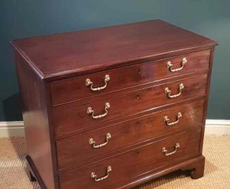Small George III Mahogany Chest of Drawers - Image 3