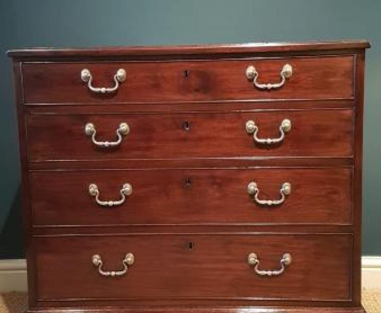 Small George III Mahogany Chest of Drawers - Image 6
