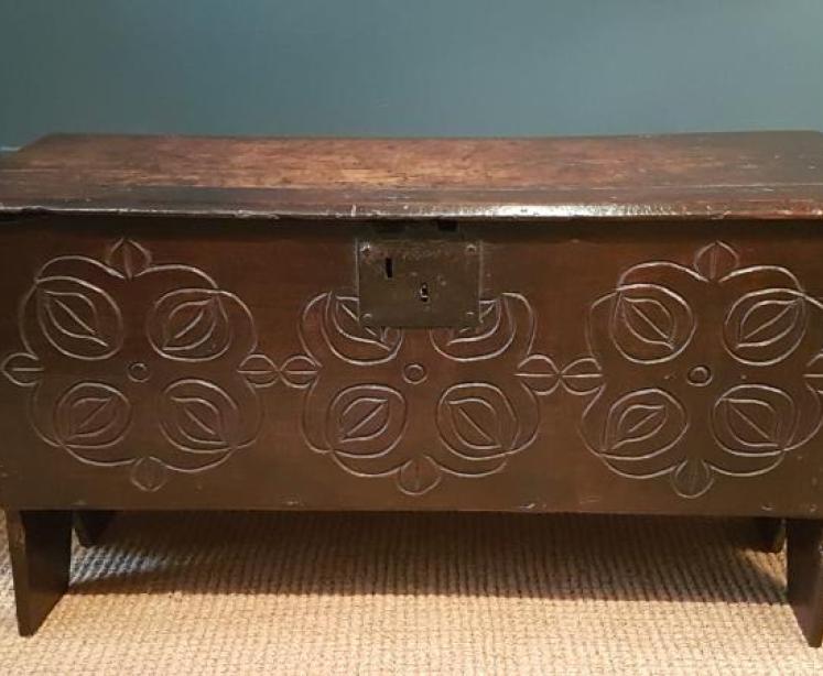 Period Oak Sword Box - Image 1