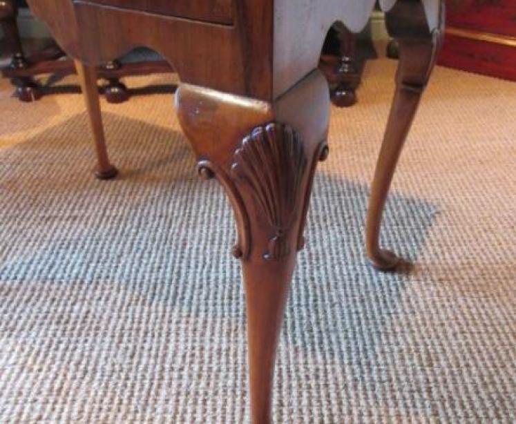 Superb George II Period Figured Walnut Lowboy - Image 3