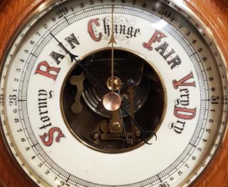 Quality Victorian Oak Rope Twist Barometer - Image 2