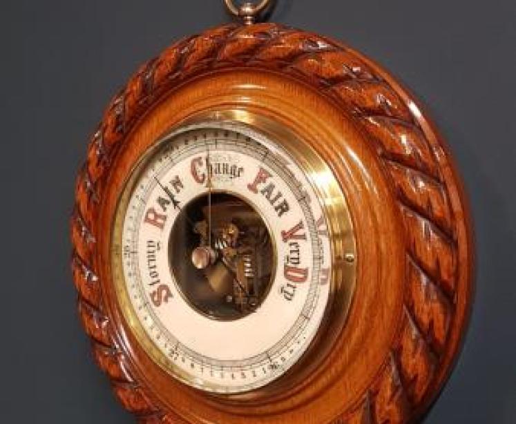 Quality Victorian Oak Rope Twist Barometer - Image 5