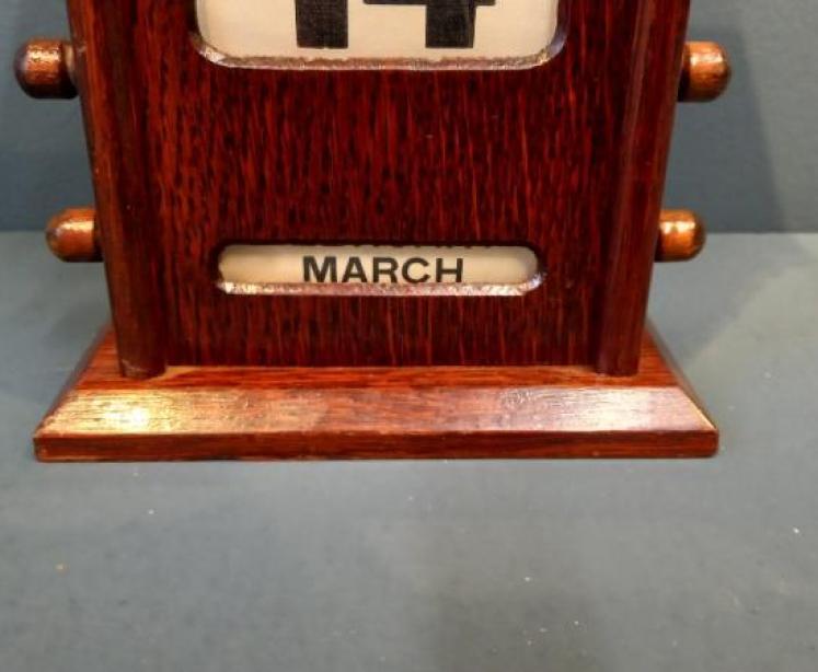 Edwardian Oak Perpetual Desk Calendar - Image 3