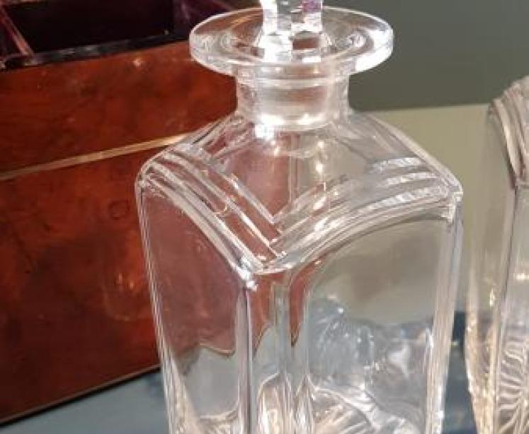 Early Victorian Walnut Decanter Box - Image 3