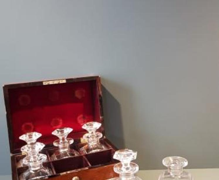 Early Victorian Walnut Decanter Box - Image 6