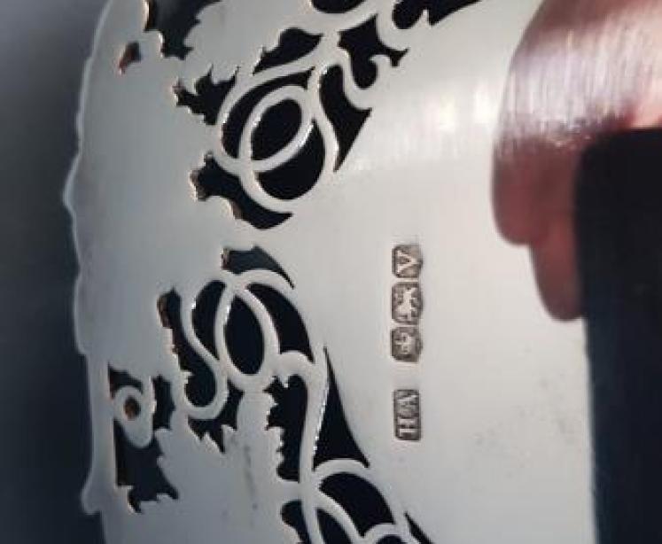 Fine Quality Solid Silver Grape Dish - Image 5