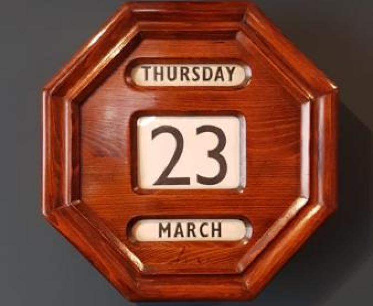 Immaculate Edwardian Oak Perpetual Wall Calendar  - Image 1