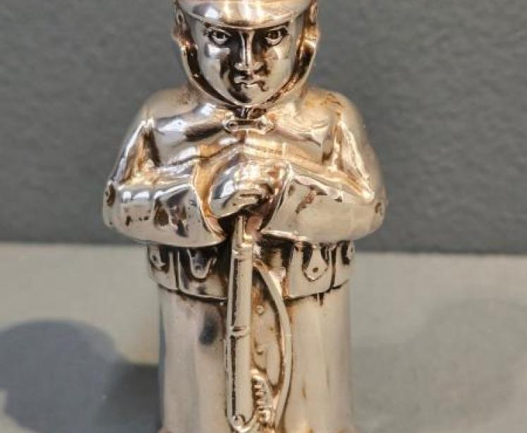 Rare Edwardian Silver Soldier Pepper Pot  - Image 7