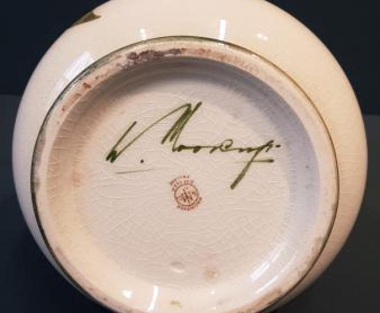 Superb Macintyre Moorcroft Pansy on White Vase - Image 4