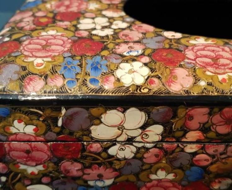 Superb 1930's Kashmiri Tissue Box - Image 2