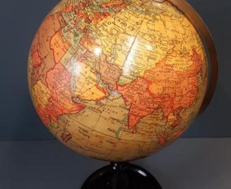 Superb 1930's Geographia 10" Paper Mache Globe - Image 4
