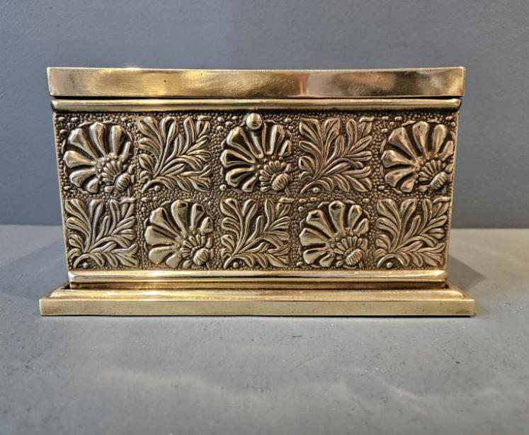 Ats and Crafts Brass Tea Caddy - Image 3