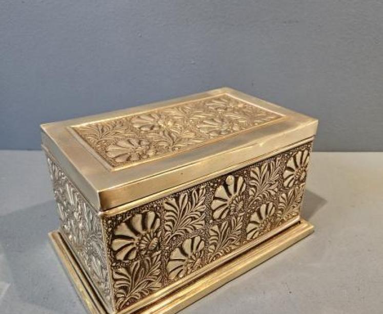 Ats and Crafts Brass Tea Caddy - Image 5