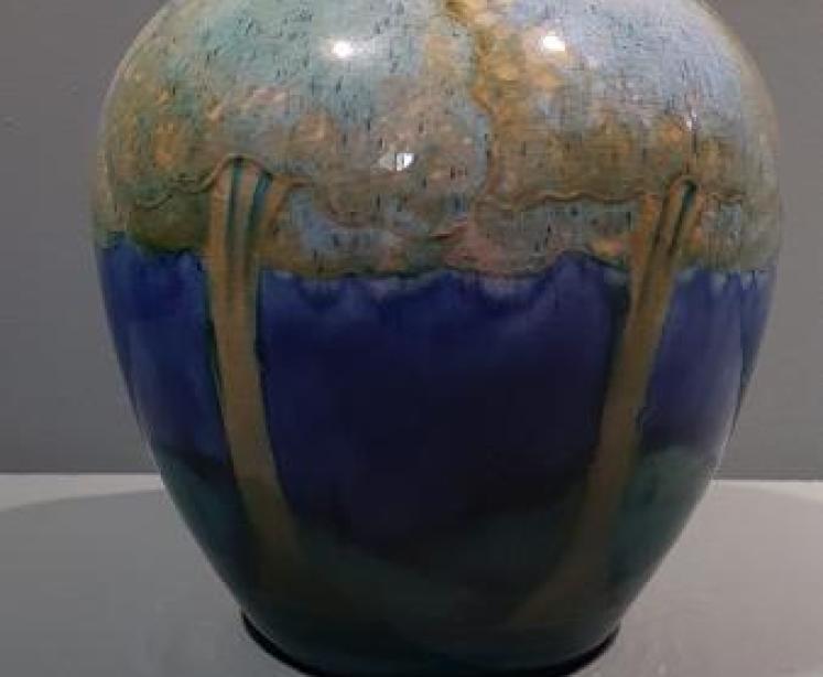 Large Early Moorcroft Moonlit Blue Vase  - Image 4